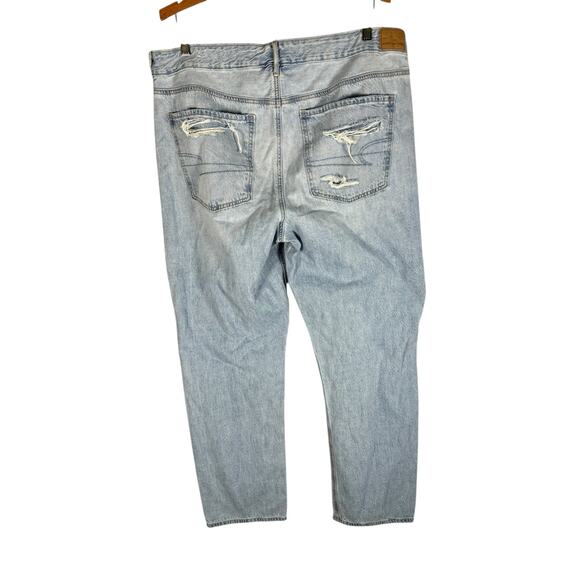 American Eagle “Tomgirl” Distressed Jeans Women’s Size 18 Regular Light Wash - Picture 3 of 6